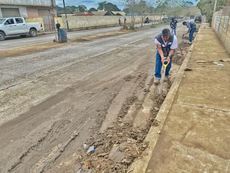 Rehabilitan espacios públicos en Álamo