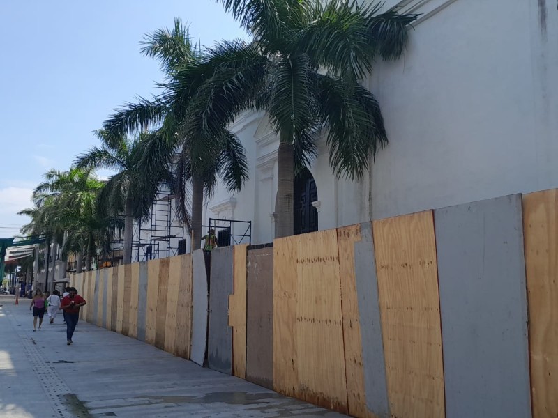 Rehabilitan exterior y torre campanario de la Catedral de Veracruz