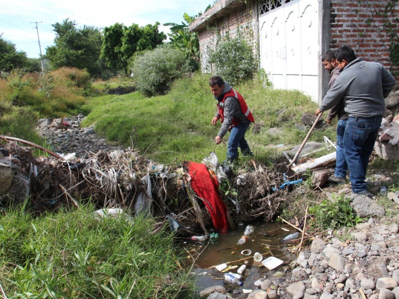 Rehabilitan línea sanitaria en telesecundaria de Zamora