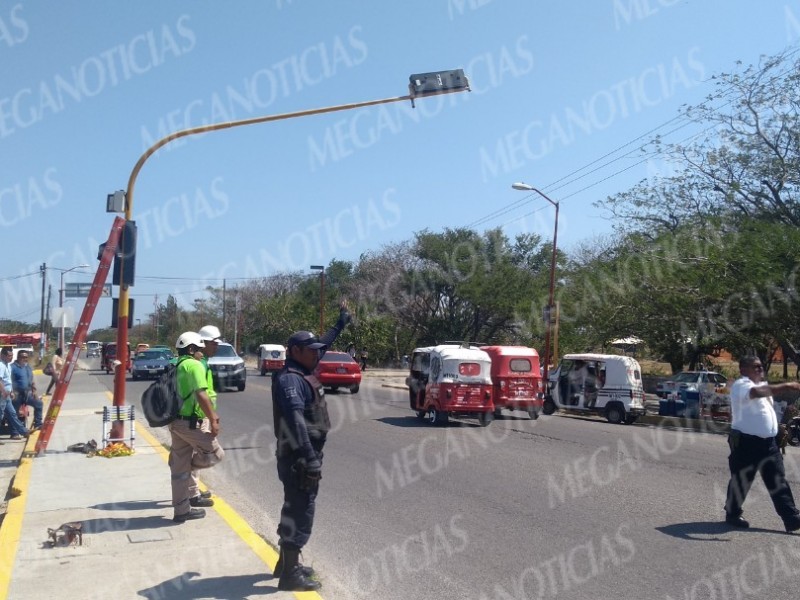 Rehabilitan semáforos de Juchitán