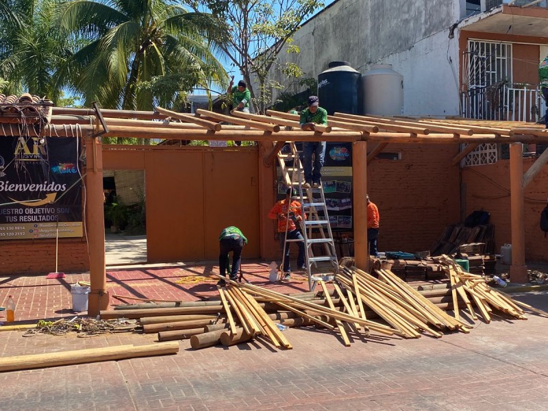 Rehabilitan tejaban colapsado en calle Cuauhtémoc