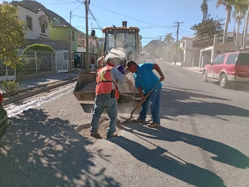 Rehabilitan vialidades a través del Programa Emergente de Bacheo