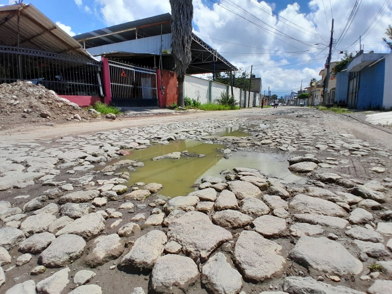 Rehabilitarán calle plata de la colonia Valle de Matatipac