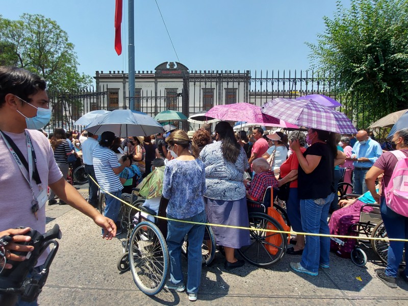 Reina la desorganización en vacunación para rezagados