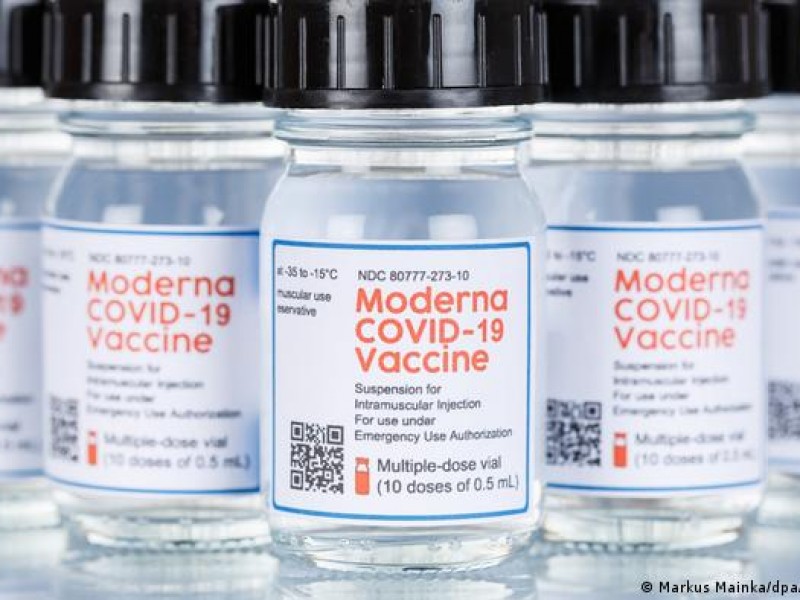 Reino Unido aprueba vacuna de Moderna contra variante Ómicron Covid-19