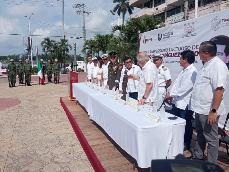 Reiteran legado de Enrique Rodriguez Cano en Tuxpan