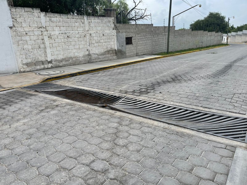 Rejilla de colector ha causado daños a vehículos