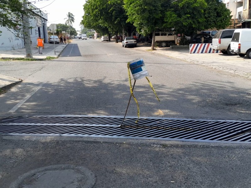 Rejilla peligrosa en calle Prolongación 5 de Mayo Rejilla peligrosa en calle Prolongación 5 de Mayo