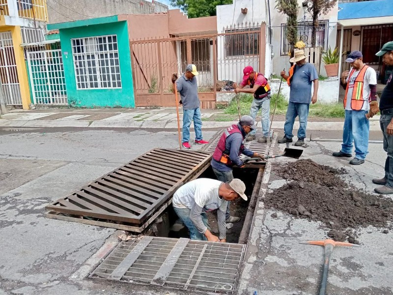 Rejillas de Tepic en mantenimiento para prevenir inundaciones