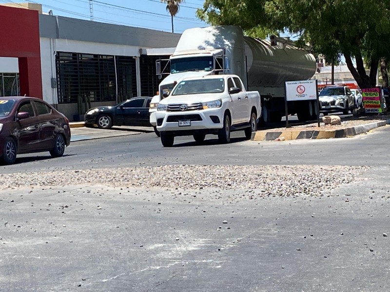 Rellenan con piedras cruce dañado en Morelos y Quintana Roo
