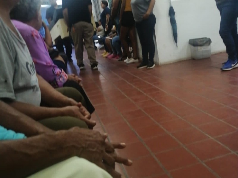 Remodelaciones en IMSS Navojoa dejan en el calor a derechohabientes