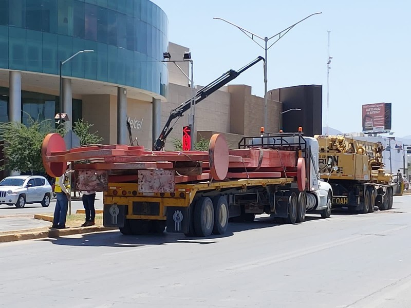 Remueven escultura por obra; Torreón no cuenta con buenos antecedentes