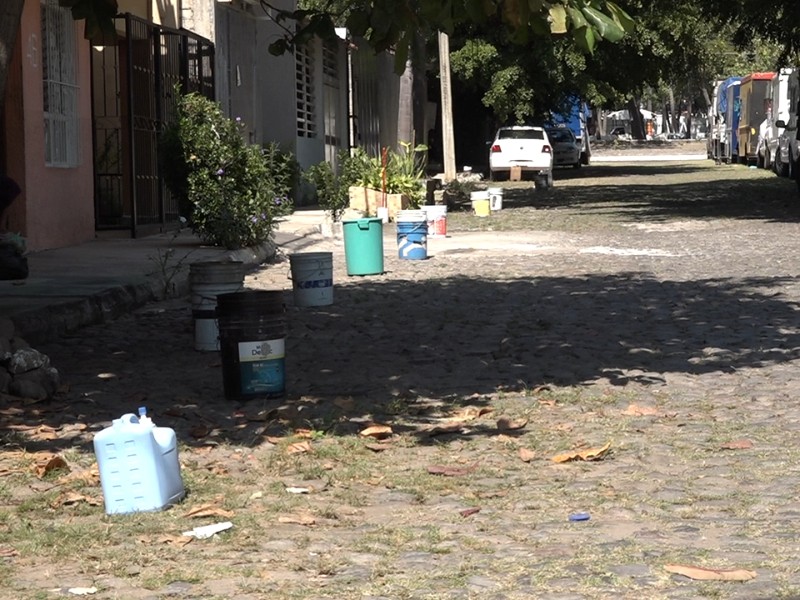 Renta ilegal de espacios públicos cerca de la feria se normaliza