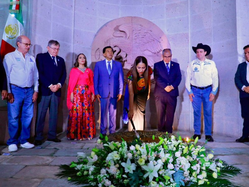 Renueva Gobernadora el Fuego Simbólico de la Libertad en la Alhóndiga