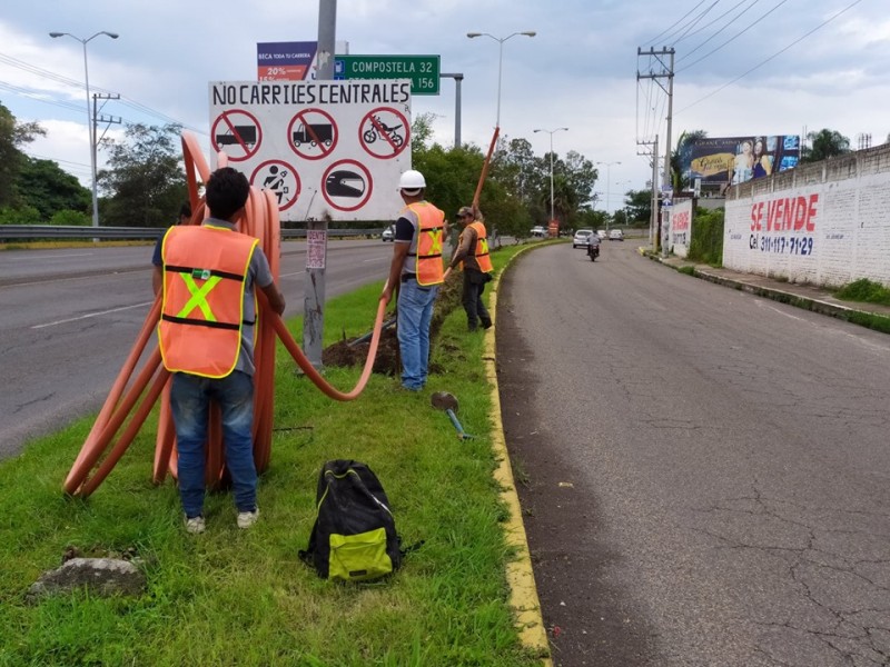 Renuevan luminarias en bulevar Tepic-Xalisco