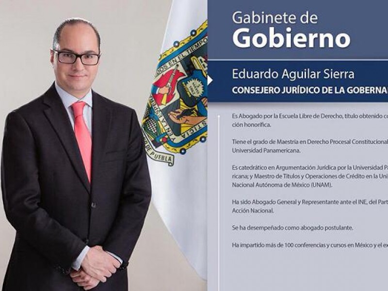 Renuncia Consejero Jurídico de Puebla