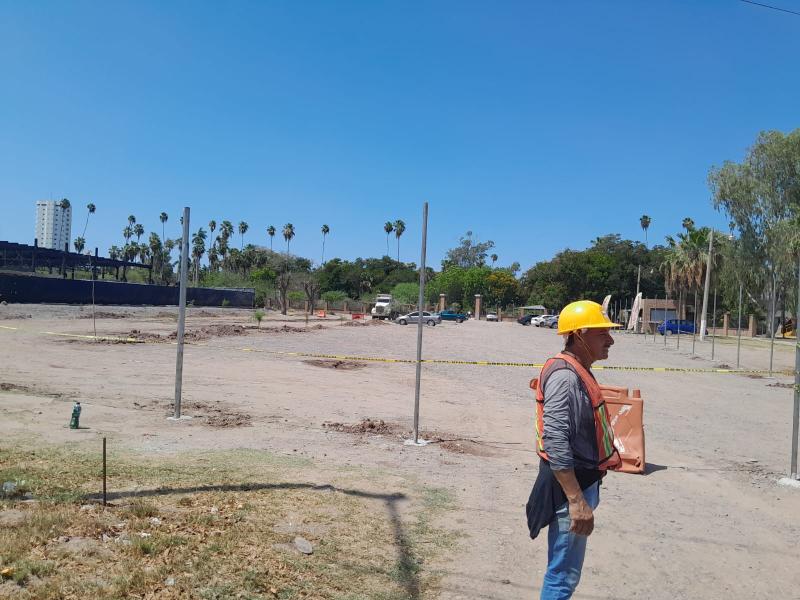 Reordenan el estacionamiento del Parque Sinaloa por delimitación de propiedad privada