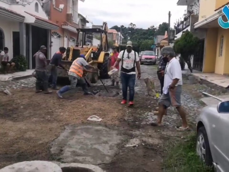 Repara SIAPA colapso en drenaje de colonia Valle Verde