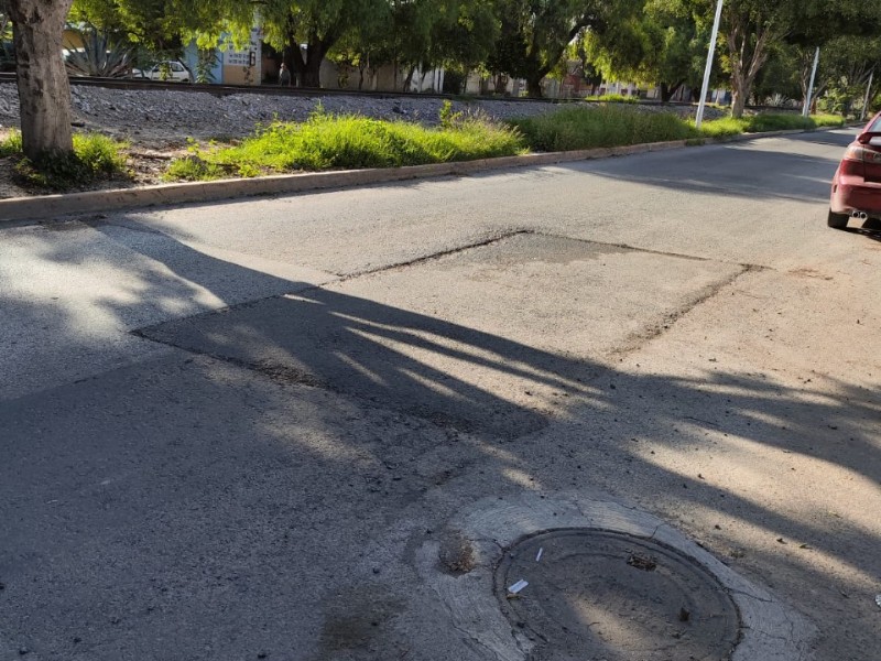 Reparación de bache en Vía Puebla comienza hundirse nuevamente