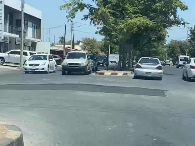 Reparan alabeo en cruce de Morelos y Quintana Roo