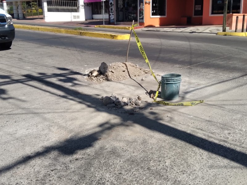 Reparan bache de Calzada del Ejército