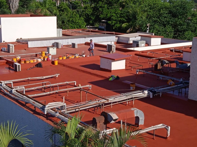 Reparan daños por lluvias en el Hospital General de Guasave