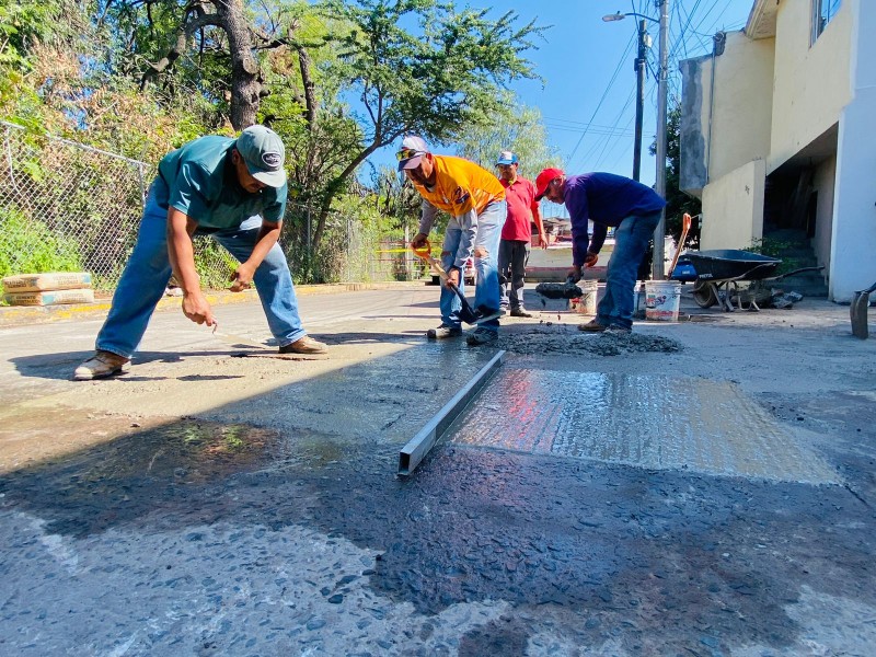 Reparan losa dañada en Circuito Vial Galeana