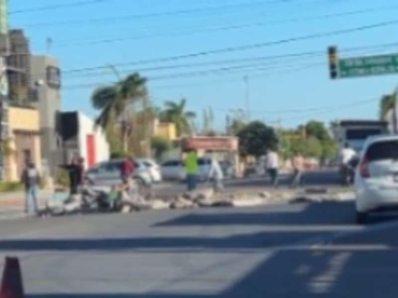 Reparan por segunda ocasión crucero de calle Morelos y Quintana Roo