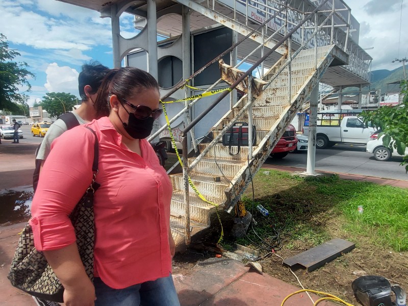 Reparan puente peatonal de la UAN tras fatal accidente