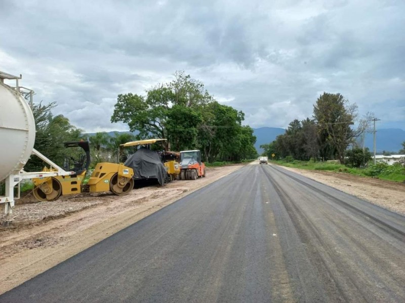 Reparan socavón en carretera Sayula- Zapotlán el Grande