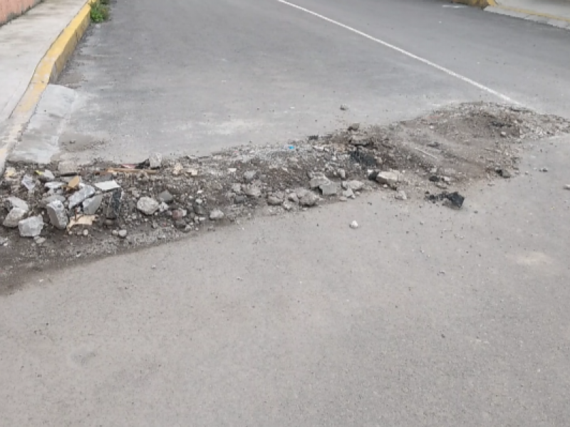 Reparan tuberías pero no la calle