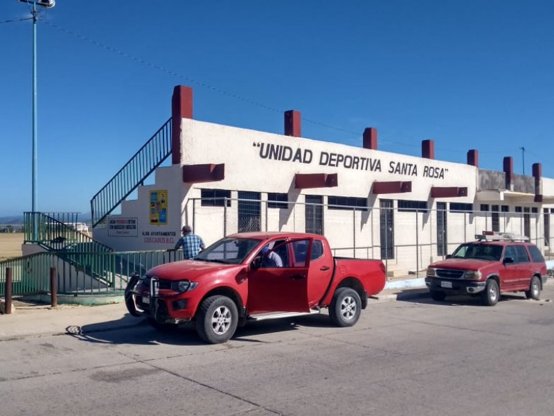 Reparan unidad deportiva de Santa Rosa