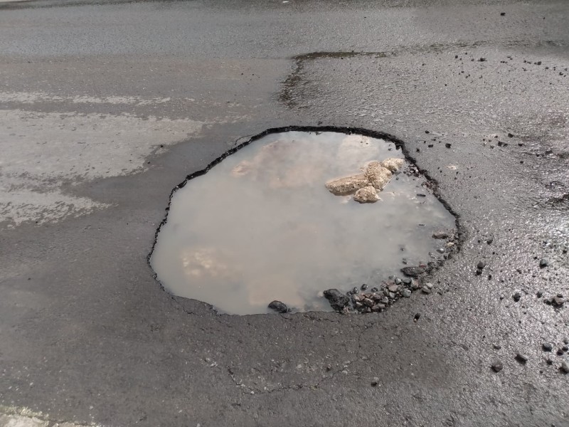 Repararán bache de la calle Morelia