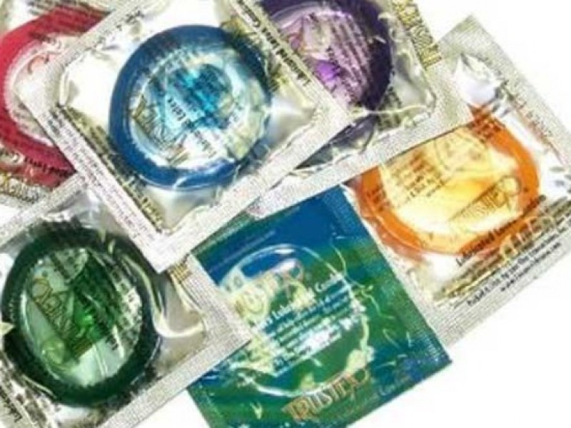 Reparten condones en el marco de la lucha vs SIDA