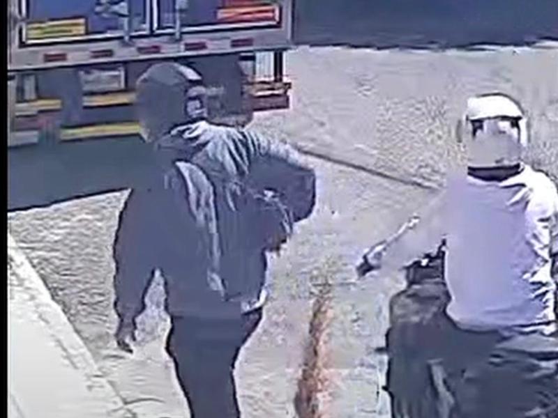 Repartidor es asaltado con arma de fuego en Puertas del Sol