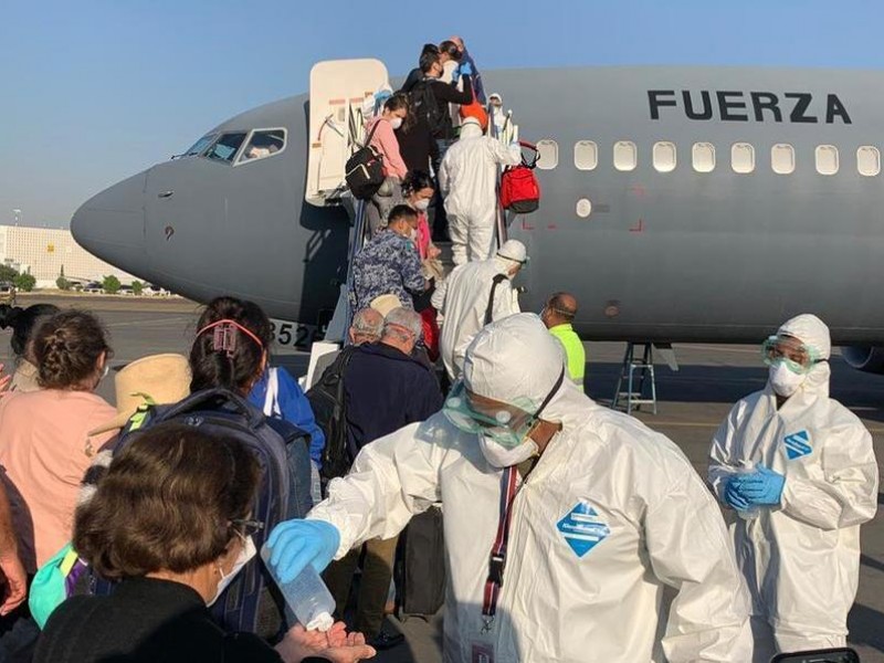 Repatrían a 29 mexicanos que estaban varados en Colombia