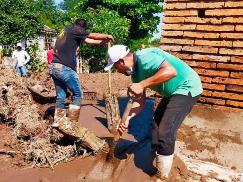 Reporta Acaponeta 25 pueblos aún bajo el lodo tras 