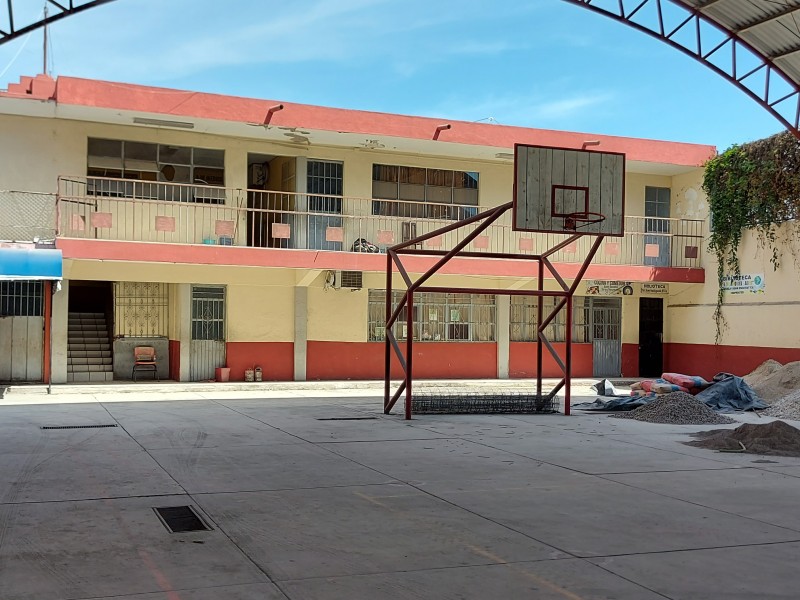 Reporta gobierno escuelas vandalizadas y con deficientes servicios públicos