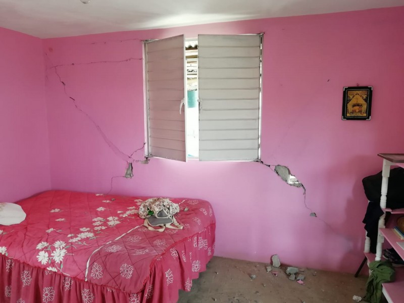 Reporta Santiago Astata daños en más de 450 viviendas