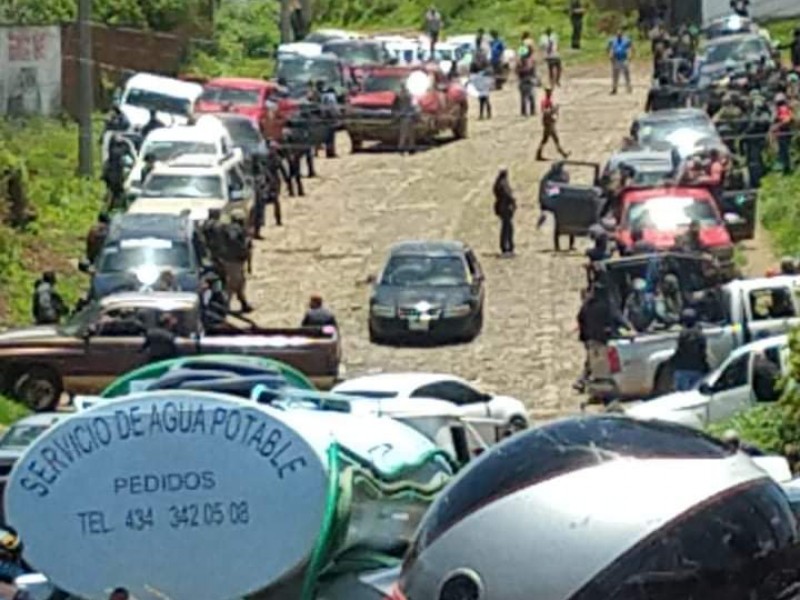 Reportan cerca de 40 camionetas con gente armada en Pátzcuaro