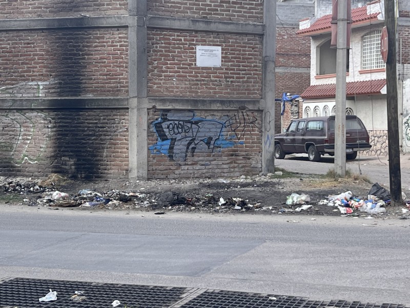 Reportan acumulación en la calle Océano indicó