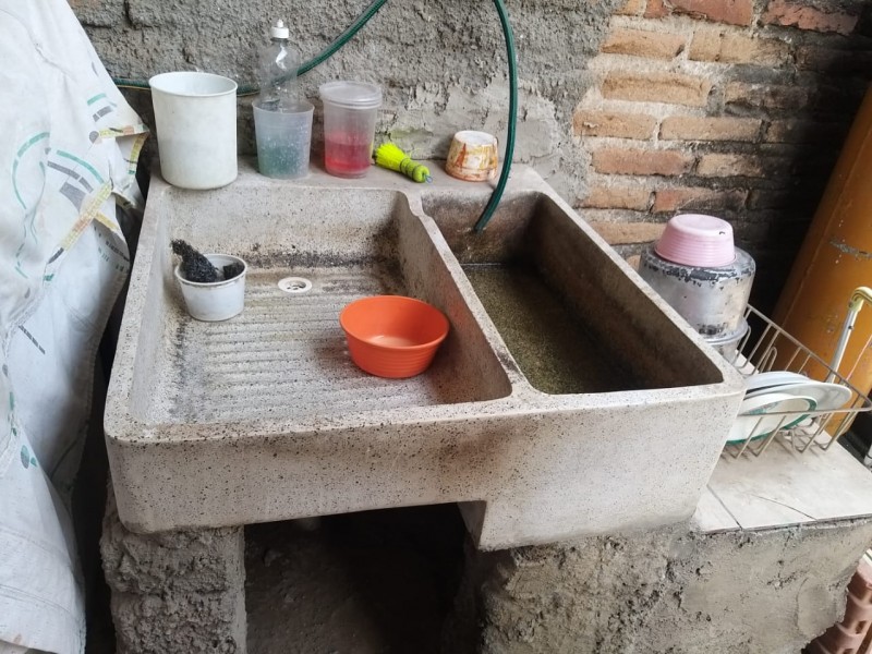 Reportan agua sucia en Lomas del Paraíso III