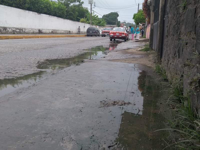 Reportan aguas negras en Cuitláhuac