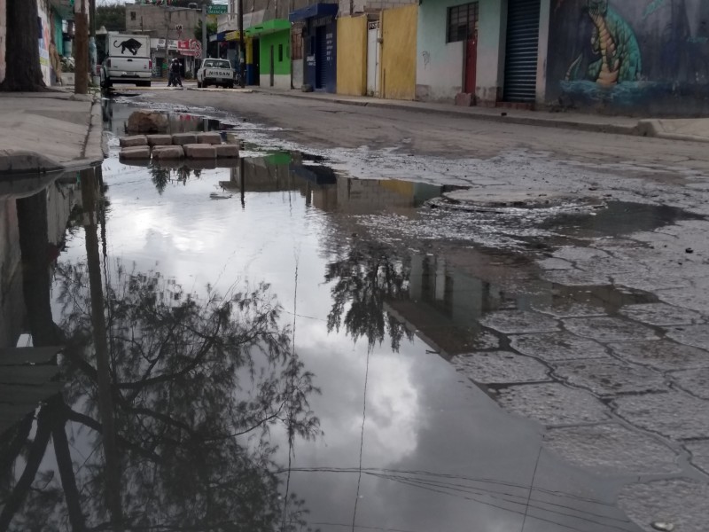 Reportan aguas negras en San Lorenzo Teotipilco
