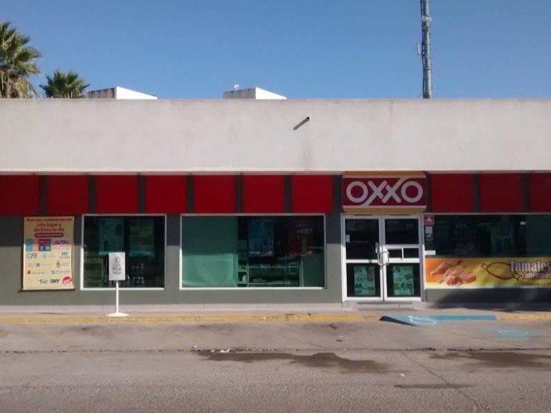 Reportan asalto múltiple en tienda de conveniencia en Los Mochis