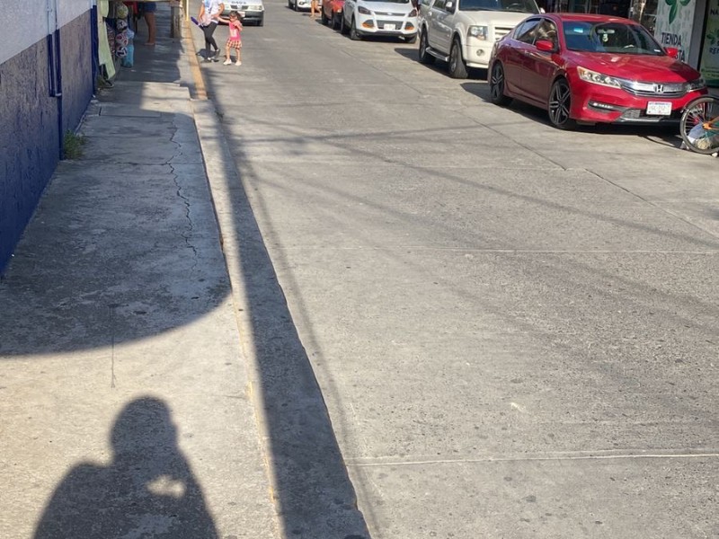 Reportan asaltos en el centro de Zihuatanejo
