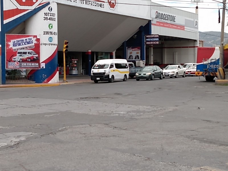 Reportan bache en la 24 sur y 7poniente