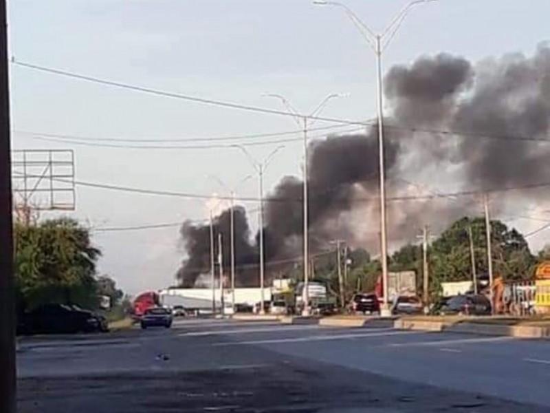 Reportan balaceras, bloqueos y quema de vehículos en Tamaulipas