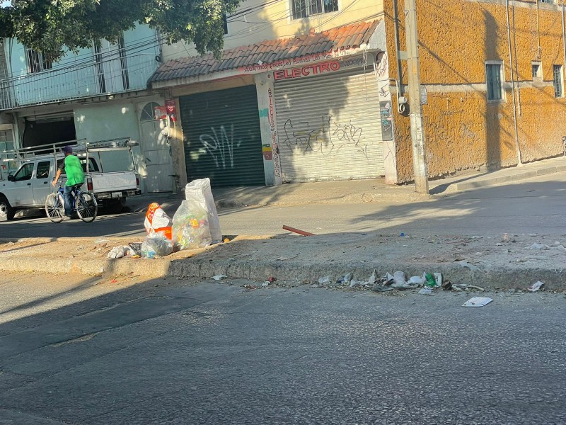 Reportan basura en el Bulevar Juan José
