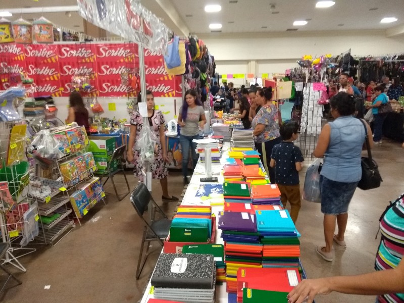 Reportan buenas ventas por regreso a clases